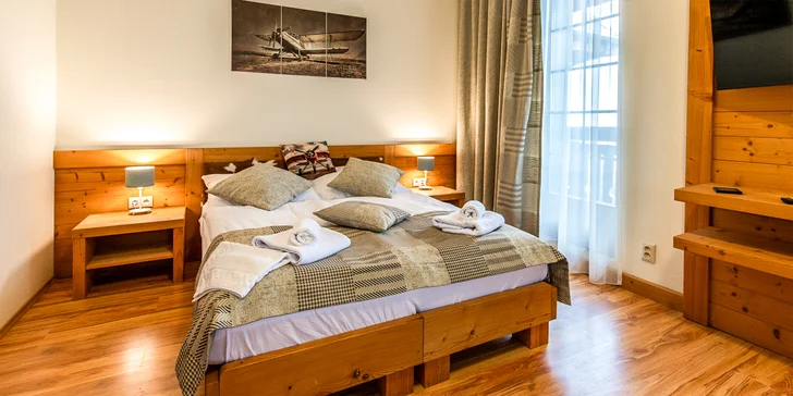 Dizajn izieb vás očarí čistými líniami, moderným vybavením a leteckými detailmi. Izba deluxe s balkónom.