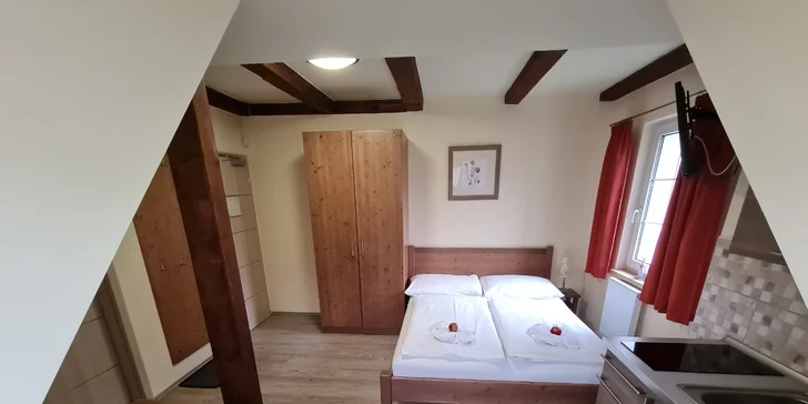 V menším Studiu se vyspíte na pohodlném dvojlůžku (lze přidat max. dětskou cestovní postýlku).