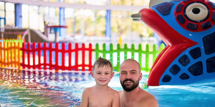 Deti si určite užijú v detskom bazéne (hĺbka 0,7 m a teplota vody 34 °C), ktorého súčasťou je detský tobogan. Súčasťou bazénového sveta je sedací oddychový bazén s teplotou vody 36 °C.