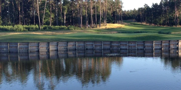 Pobyt si môžete vychutnať v luxusnom Penati Golf Resort, ktorý sa rozprestiera neďaleko mesta Senica.