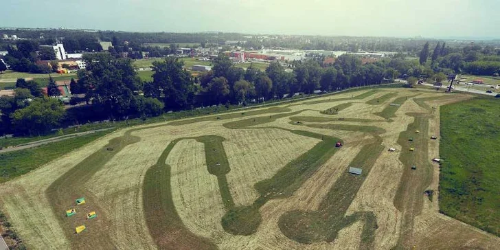 Na hřišti je celkem 18 jamek. 