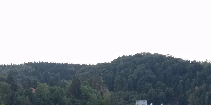 Vozítko si poradí i s jízdou v trávě, bahně a štěrku. 