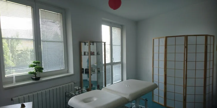Praktikují zde metody Tuina, baňky, moxování, quasha i kineziotaping.
