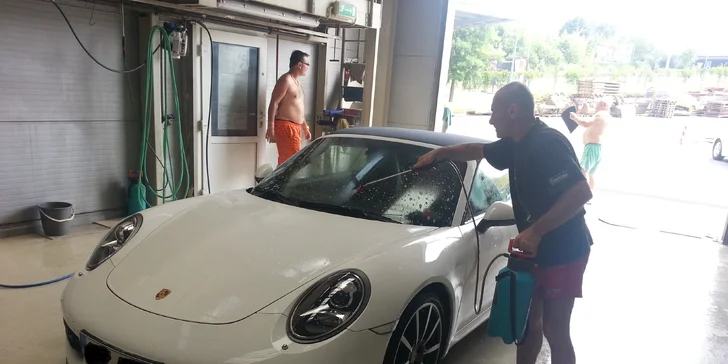 V nabídce jsou i vouchery zahrnující odvoz auta od vás do myčky a zase zpět (v rámci Brna).