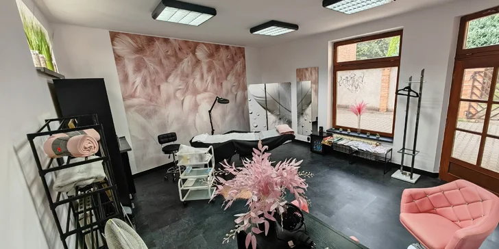 Navštivte kosmetický salon LB Beauty v Uherském Hradišti a dopřejte své pleti hýčkající omlazující péči.