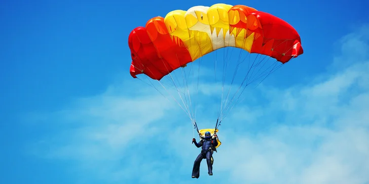 ADRENALÍN! Sólo zoskok padákom z výšky 1200 metrov