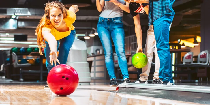 Parádní večer: 1,8kg mix grill a 1 nebo 2 hodiny bowlingu až pro 8 osob