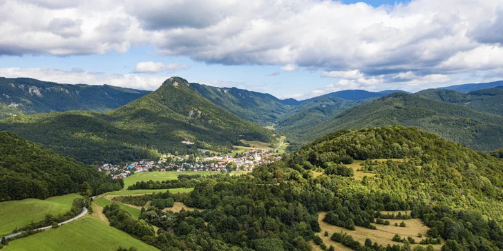 Navštíviť môžete aj Muránsky hrad s krásnym výhľadom.