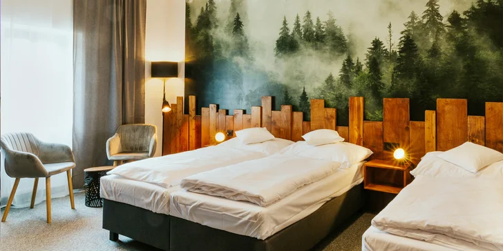 Hotel se tyčí nad Libercem – součástí je i 25 m vysoká rozhledna, kam máte volný stup.