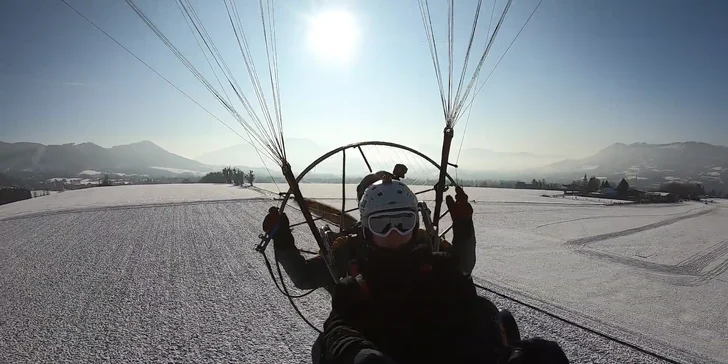 Poletí s vámi instruktor a reprezentant v motorovém paraglidingu Lukáš Koláček.
