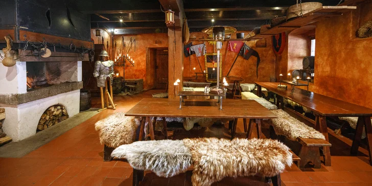 Zvolit můžete balíček se snídaněmi, které vám donesou až do pokoje. Restaurace je momentálně zavřená. 