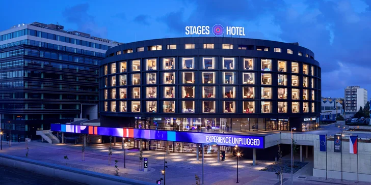 Pobyt v Praze: nový lifestylový 4* STAGES HOTEL Prague řetězce Marriott, snídaně, parkování i VIP vstup do O2 areny