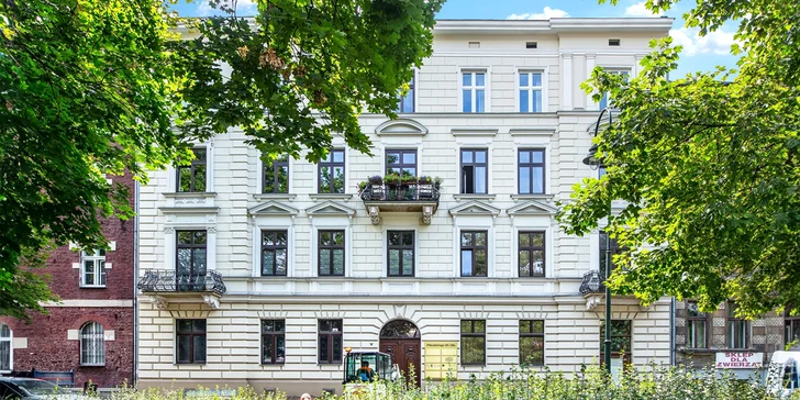 Bydlet budete v hotelu, který stojí asi 700 metrů od hlavního náměstí Rynek Główny.