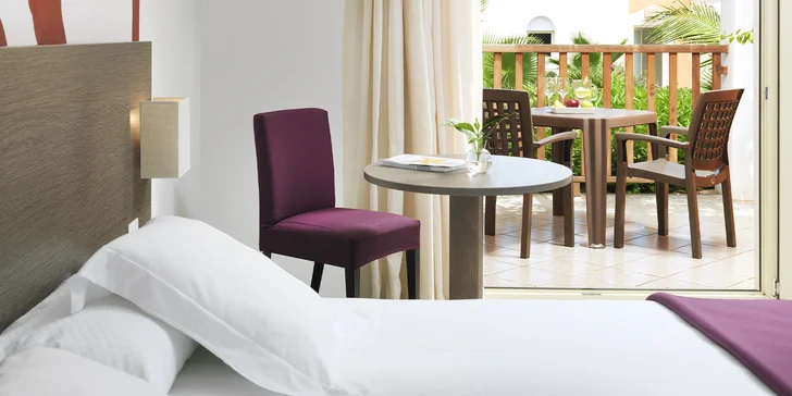 Bydlet budete v 5* hotelu hned u pláže. 