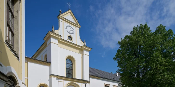V rámci zámeckého areálu je i klášterní komplex s bazilikou minor Nanebevzetí Panny Marie a sv. Mikuláše.