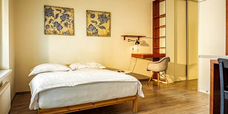 Na výběr máte hned několik stylových apartmánů, které spojují pohodlí domova s praktickým vybavením.