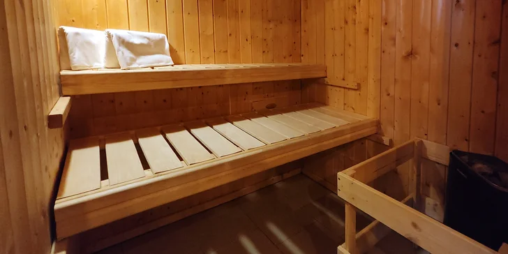 Celou dobu máte lázně jen pro sebe, sami si tak můžete určit, zda půjdete do prohřívací kabiny, na pec, nebo všechen čas strávíte ve vaně. 