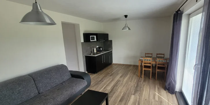 Samozřejmostí je také kompletně vybavená kuchyňská linka.