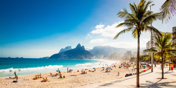 Pláž Ipanema v Riu de Janeiro