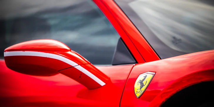 FERRARI 458 ITALIA