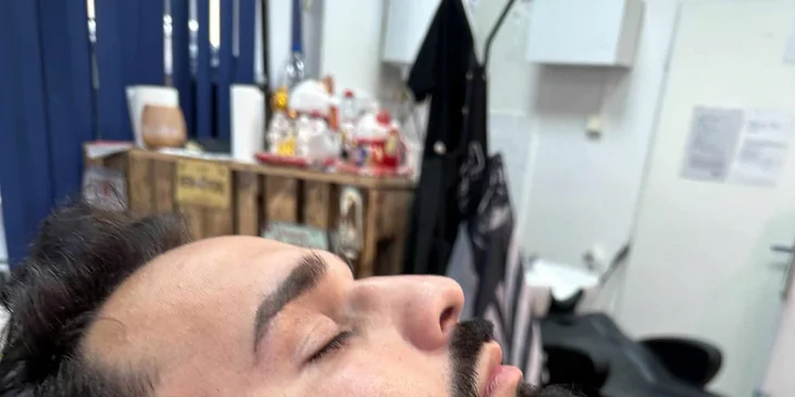 Nabídnou vám tady pánský nebo dětský střih strojkem či nůžkami.