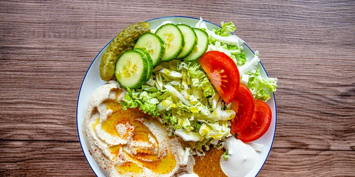Hummus (150 g) + Šalát (150 g)
