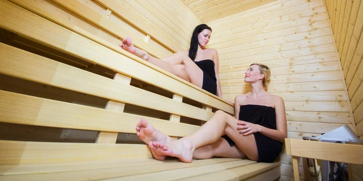 Když dostanete chuť nechat se hýčkat, užijete si pohodu ve vířivce a finské sauně – hodinu privátního lenošení máte v ceně jednoho z balíčku.
