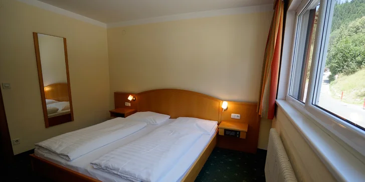 Ať už přijedete ve dvou, nebo vezmete čtyřčlennou rodinu, pokoj se tu pro vás najde. 
