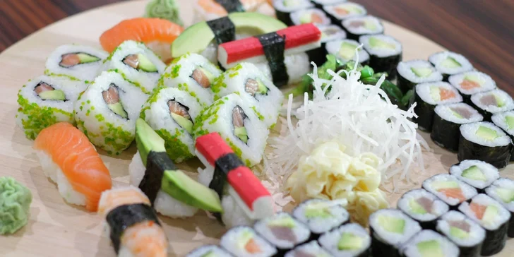 "Perfektní sushi, rychlá příprava, příjemná obsluha. Chodím jen sem. Můžu vřele doporučit." (Radka, listopad 2018)