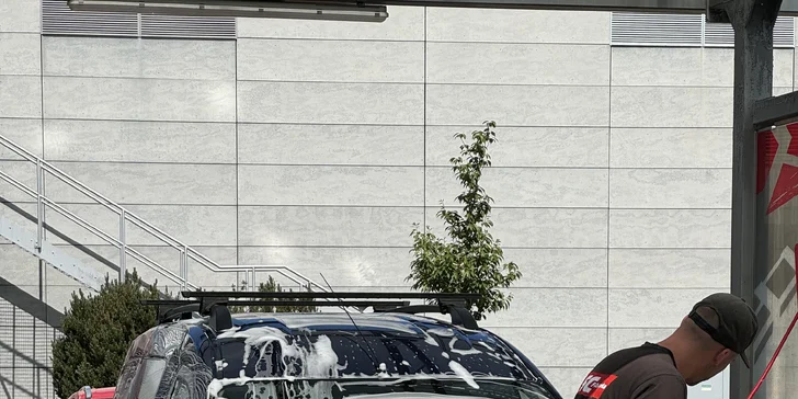 Zatímco se profíci postarají o vaše auto, vy si vychutnáte kávu nebo horkou čokoládu. 