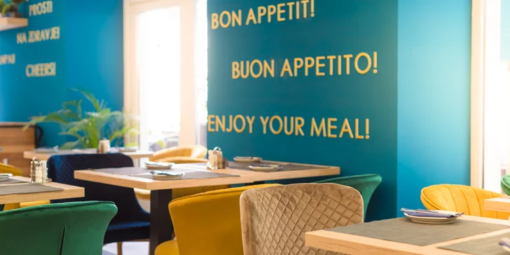 Součástí pobytu jsou také snídaně, které se podávají formou bufetu v hotelové restauraci. 