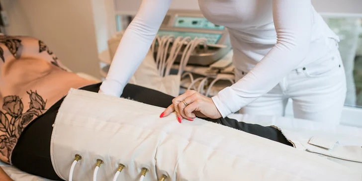 Lymfodrenážny prístroj funguje na princípe kompresie