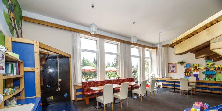 Hotel je plně vybaven pro pobyt rodin s dětmi.