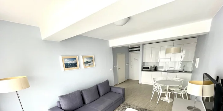 Pre najväčšie skupiny je pripravený apartmán Deluxe s rozlohou 55 m², ktorý ubytuje až 5 osôb.