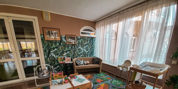 Do dětského koutku vede vstup přímo z restaurace. 