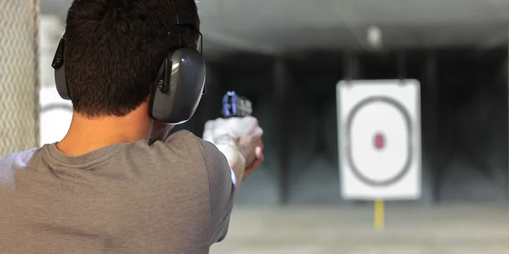 Střelecké balíčky pro jednotlivce i páry: Glock, Colt i samonabíjecí puška