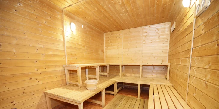 Môžete si priplatiť vstup do hotelového wellness centra vybaveného soláriom, fínskou, parnou a infrasaunou.