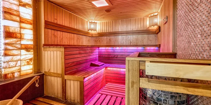 Hotel Sziesta prošel kompletní rekonstrukcí a nabízí tak moderní pokoje i prostorné wellness centrum.