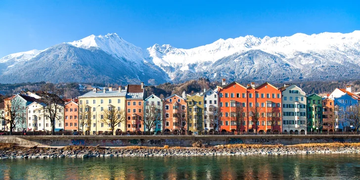 Innsbruck je hlavní město Tyrolska. Obklopují ho majestátní Alpy, které vás okamžitě uchvátí.