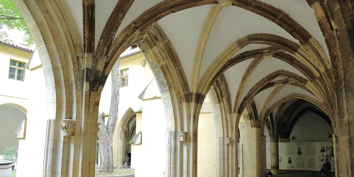 Snoubí se tu architektonické umění od gotiky až po vrcholné baroko.
