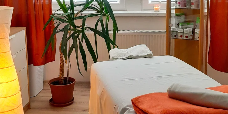 Na výběr máte 60min. klasickou regenerační masáž nebo 70min. lymfatickou masáž.