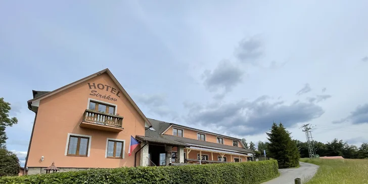 Hotel spadá pod malú obec Liptál len pár kilometrov od Vsetína.