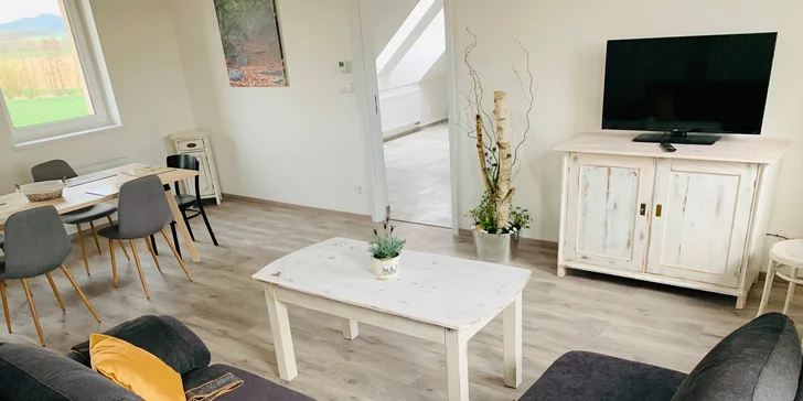 Pokoje i apartmány vás potěší dostatkem světla i úložných prostor.