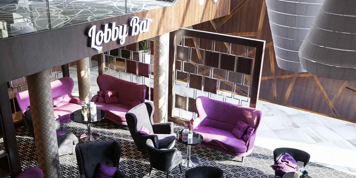 Príďte sa osviežiť do hotelového lobby baru.