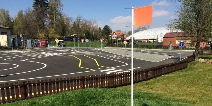 Součástí některých variant je půjčení koloběžek, nebo relax ve vířivé vaně.