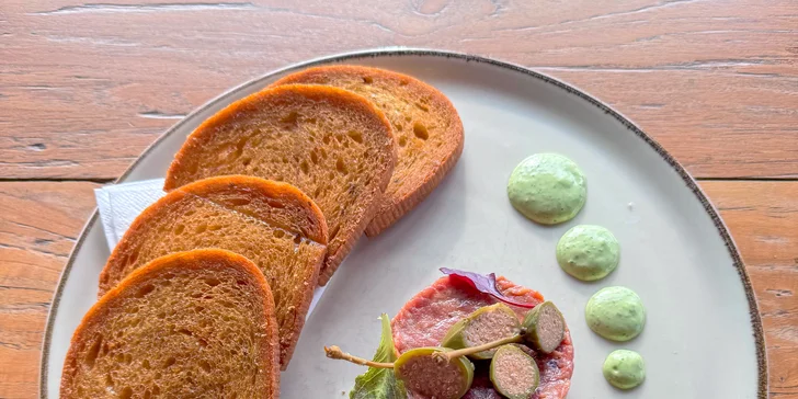 Večeře jsou pojímány formou kreditu, který využijete ve vyhlášené hotelové restauraci.