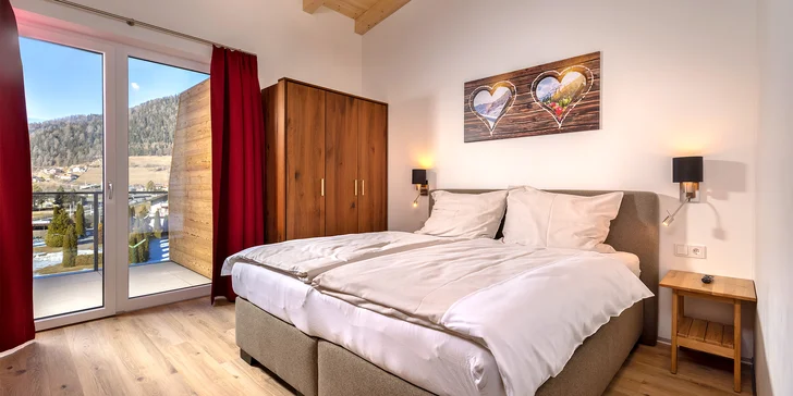 Ubytování budete mít zajištěno v těsné blízkosti dolní stanice lanovky nového lyžařského a turistického regionu Grossglockner Resort. Z oken uvidíte na horskou přírodu.