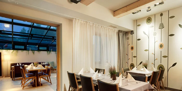 V ceně máte polopenzi. V restauraci připravují polské speciality i mezinárodní kuchyni.