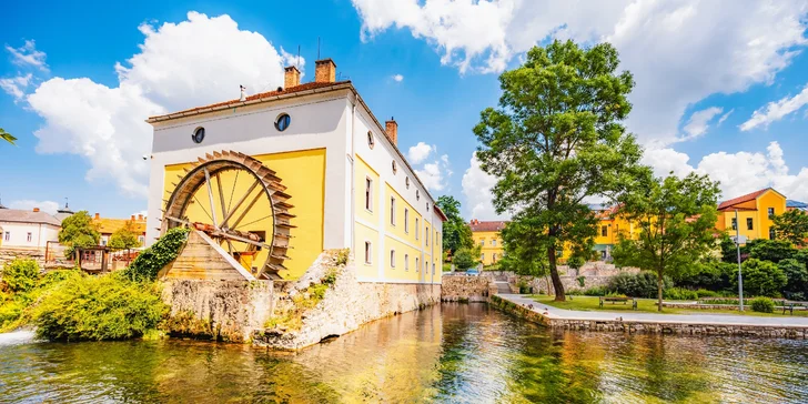  V blízkosti jaskynného jazera sa nachádza Mlynské jazero (Malom-tó), kde si môžete užiť stredomorskú atmosféru na terase niektorej z miestnych kaviarničiek (cca 16 km).