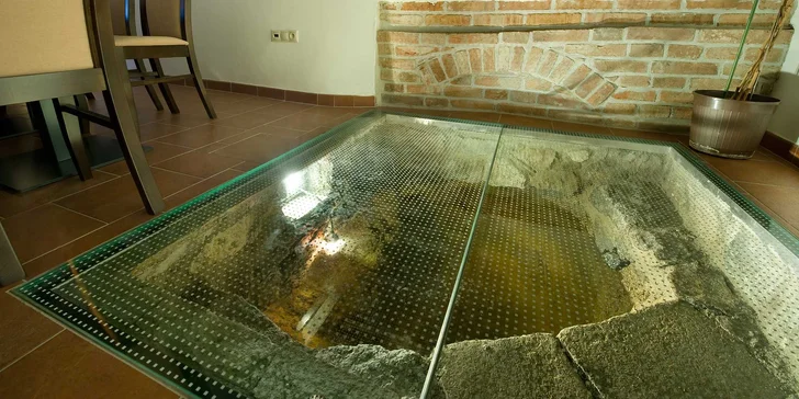 V některých částech hotelu můžete doslova nahlédnout do minulosti.